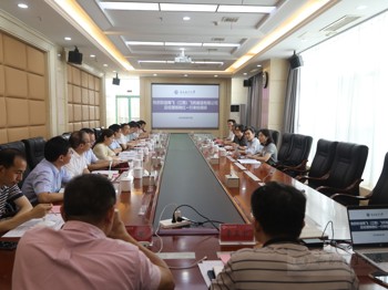 商飞（江西）飞机制造有限公司总经理杨艳红一行来校调研交流